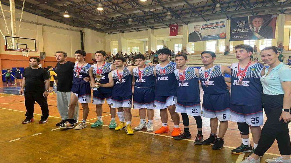 Özel Başak Koleji basketbolda Aydın ikincisi oldu
