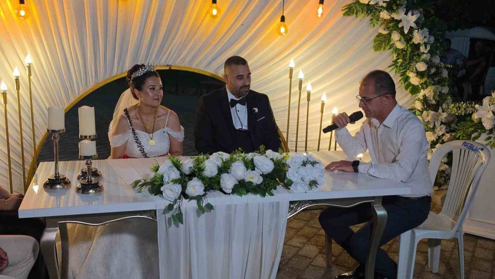 Başkan Doğanca, gen&ccedil; &ccedil;iftin nikahını kıydı
