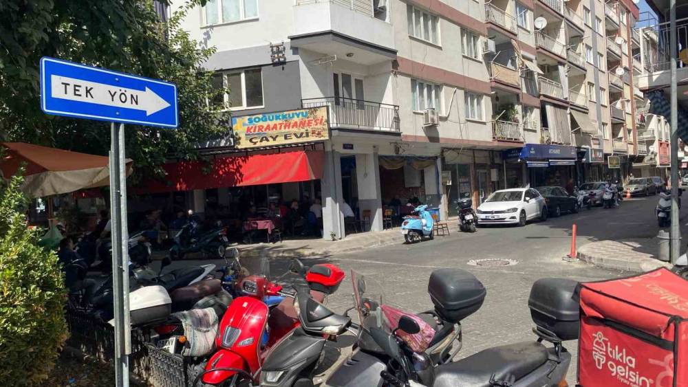 Aydın&rsquo;da s&uuml;r&uuml;c&uuml;lere tek y&ouml;n uyarısı: Orta Mahalle 218 Sokak tek y&ouml;n oldu
