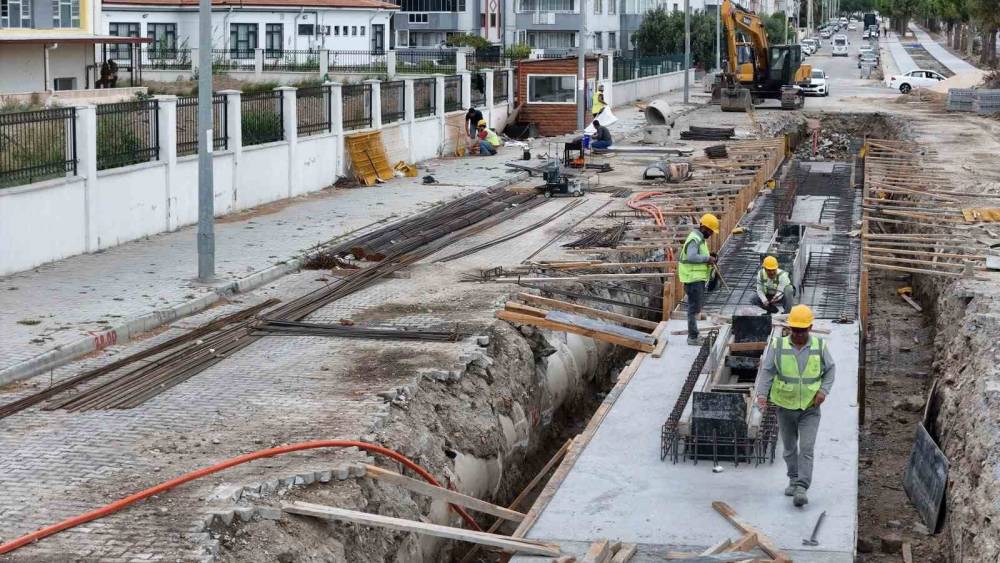 Aydın B&uuml;y&uuml;kşehir&rsquo;in S&ouml;ke&rsquo;de altyapı &ccedil;alışmaları s&uuml;r&uuml;yor
