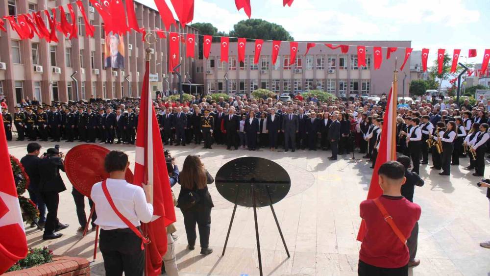 Aydın’da 29 Ekim kutlamaları çelenk sunma töreni başladı
