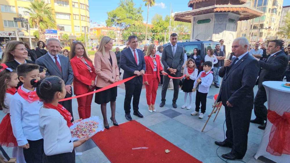 Nazilli’de Cumhuriyet Çocukları Resim Sergisi açıldı