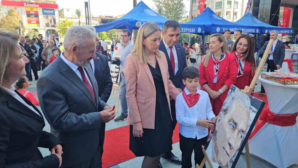 Nazilli’de Cumhuriyet Çocukları Resim Sergisi açıldı