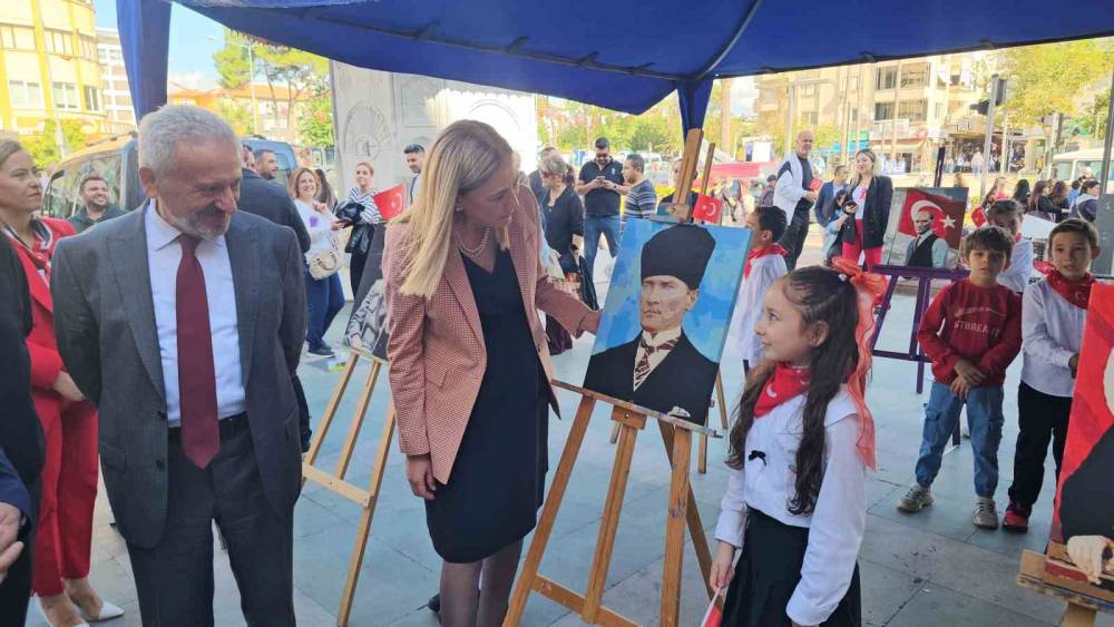 Nazilli’de Cumhuriyet Çocukları Resim Sergisi açıldı