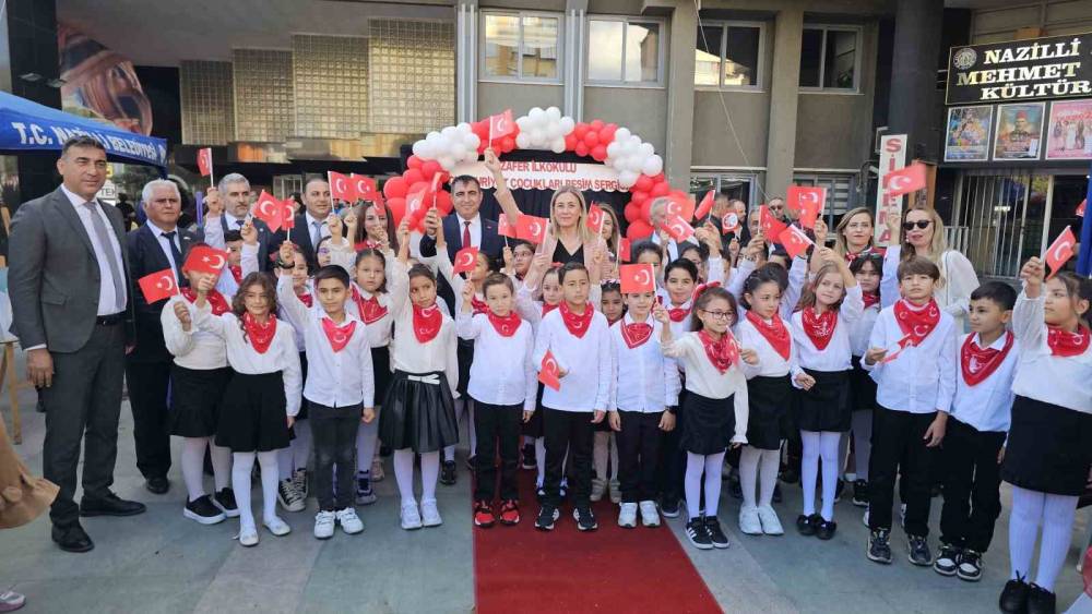 Nazilli’de Cumhuriyet Çocukları Resim Sergisi açıldı