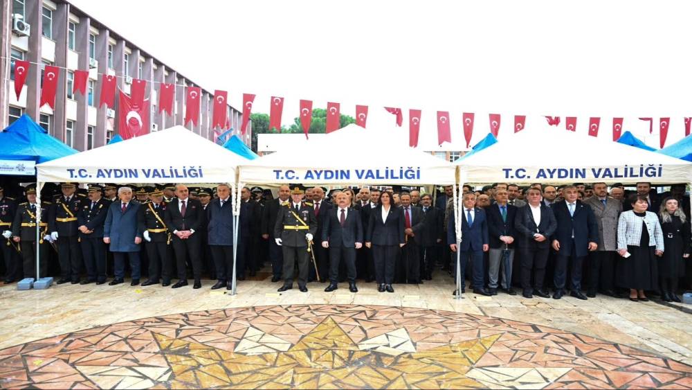 Aydın&rsquo;da 29 Ekim kutlamaları &ccedil;elenk sunumuyla başladı
