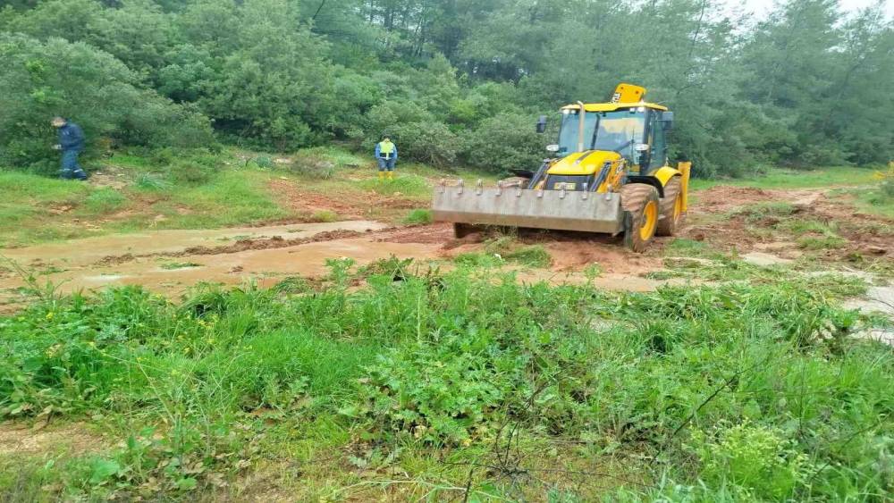 Didim Belediyesi t&uuml;m ekipleriyle sahada
