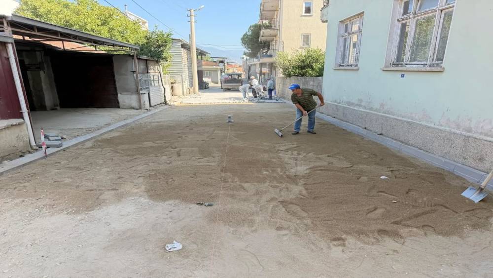 Yenipazar&rsquo;da eskiyen yollar modern g&ouml;r&uuml;n&uuml;me kavuşuyor
