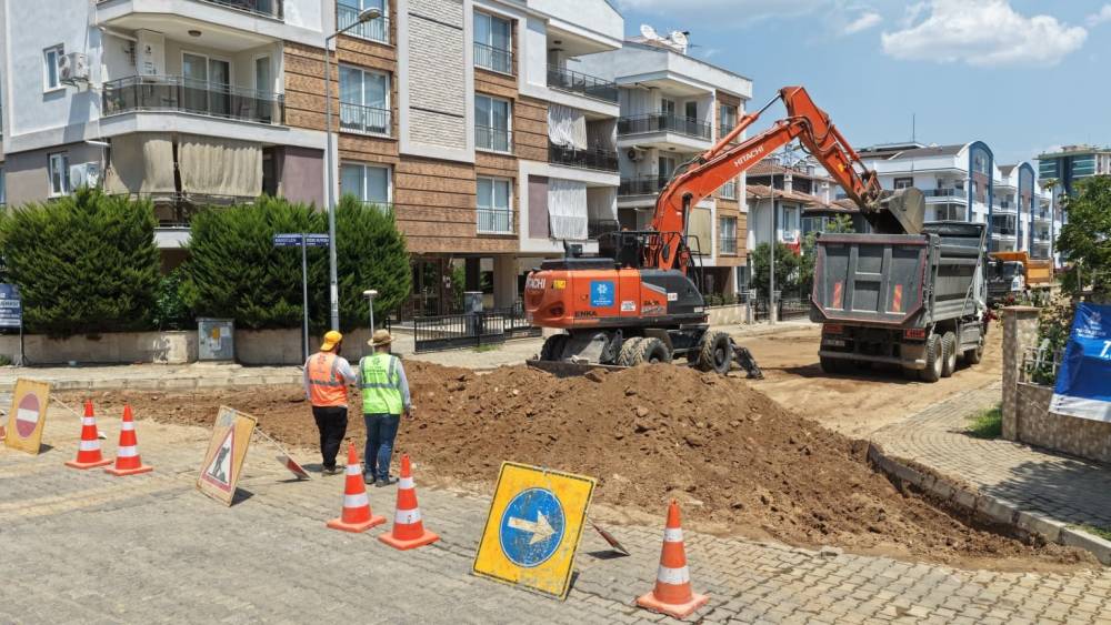 Aydın B&uuml;y&uuml;kşehir Belediyesi&rsquo;nden Efeler&rsquo;de yol yenileme &ccedil;alışması
