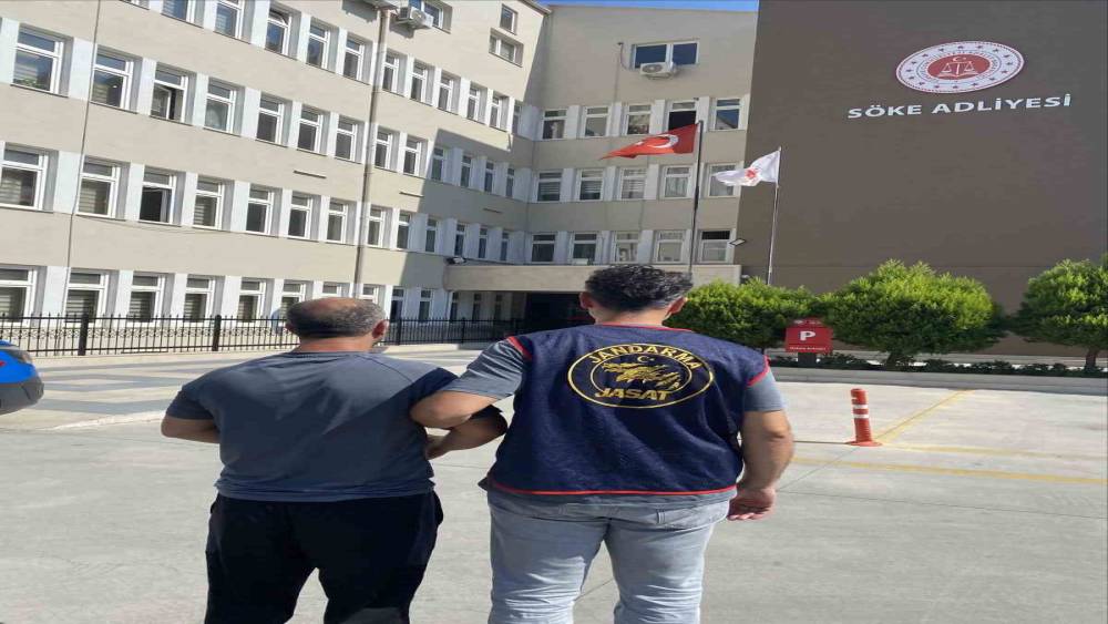 Aydın&rsquo;da aranan 3 h&uuml;k&uuml;ml&uuml; jandarmadan ka&ccedil;amadı