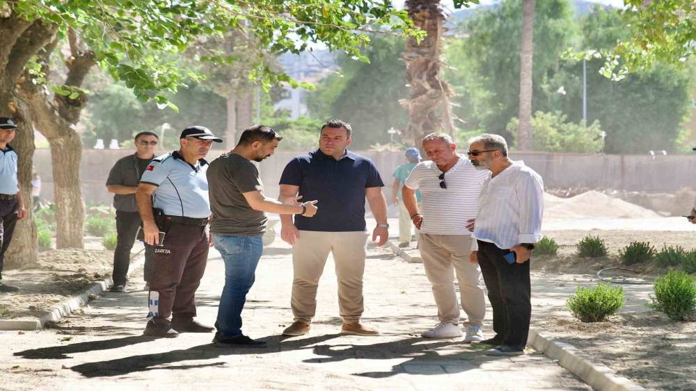 Kuşadası&rsquo;nın yeni cazibe merkezi kent meydanında sona gelindi
