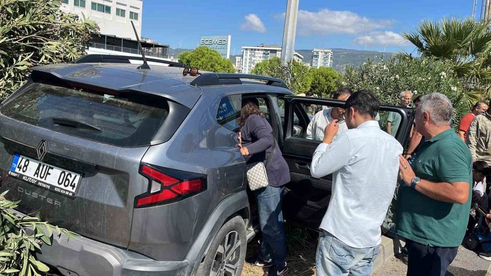 S&ouml;ke&rsquo;de trafik kazası: 3 yaralı
