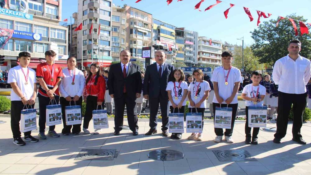 Aydın’da 29 Ekim Cumhuriyet Bayramı coşkuyla kutlandı
