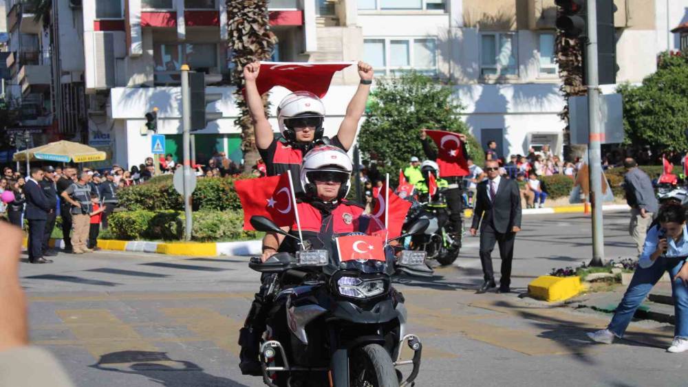 Aydın’da 29 Ekim Cumhuriyet Bayramı coşkuyla kutlandı