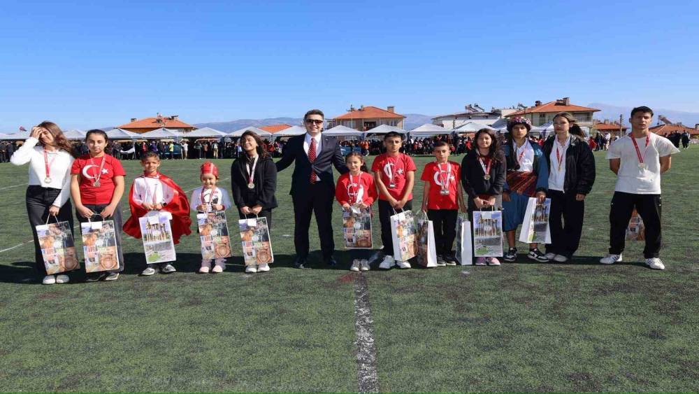 Karacasu’da Cumhuriyet’in 102. yılı coşkuyla kutlandı