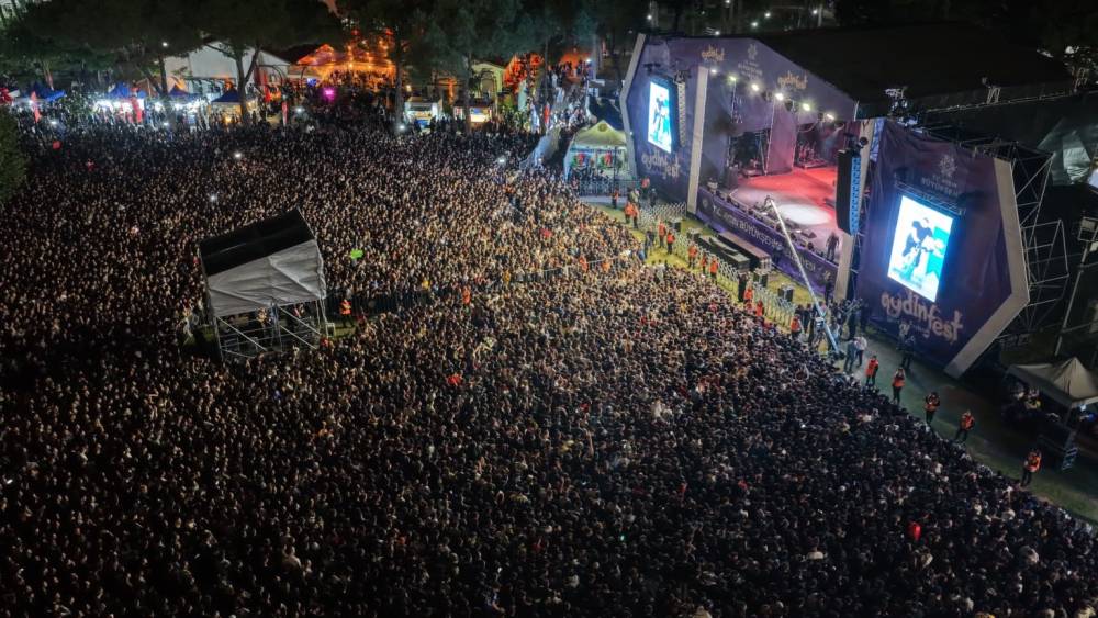 Aydınfest’in son gününde 60 binden fazla Aydınlı coşkuyu birlikte yaşadı