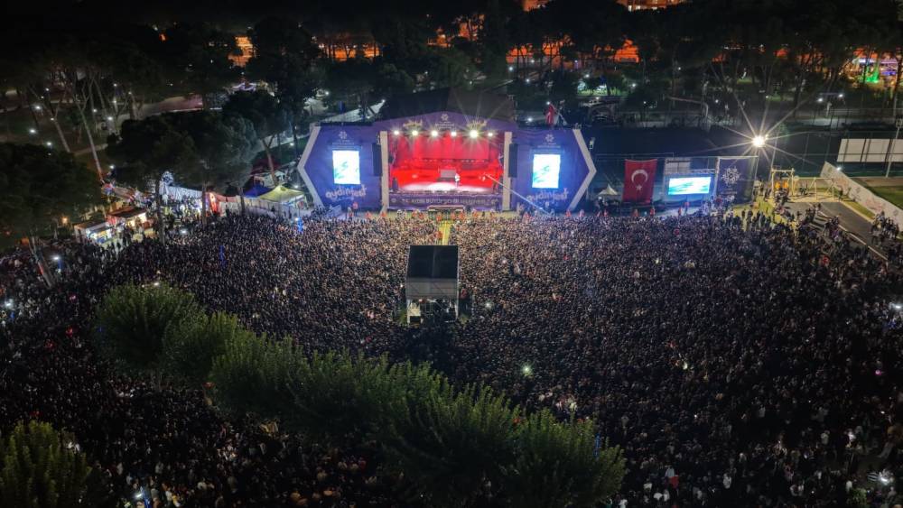 Aydınfest’in son gününde 60 binden fazla Aydınlı coşkuyu birlikte yaşadı