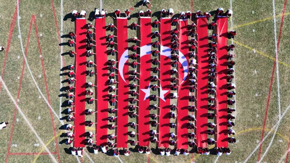 Cumhuriyet’in 102. yılı, Nazilli’de düzenlenen törenlerle coşkulu bir şekilde kutlandı