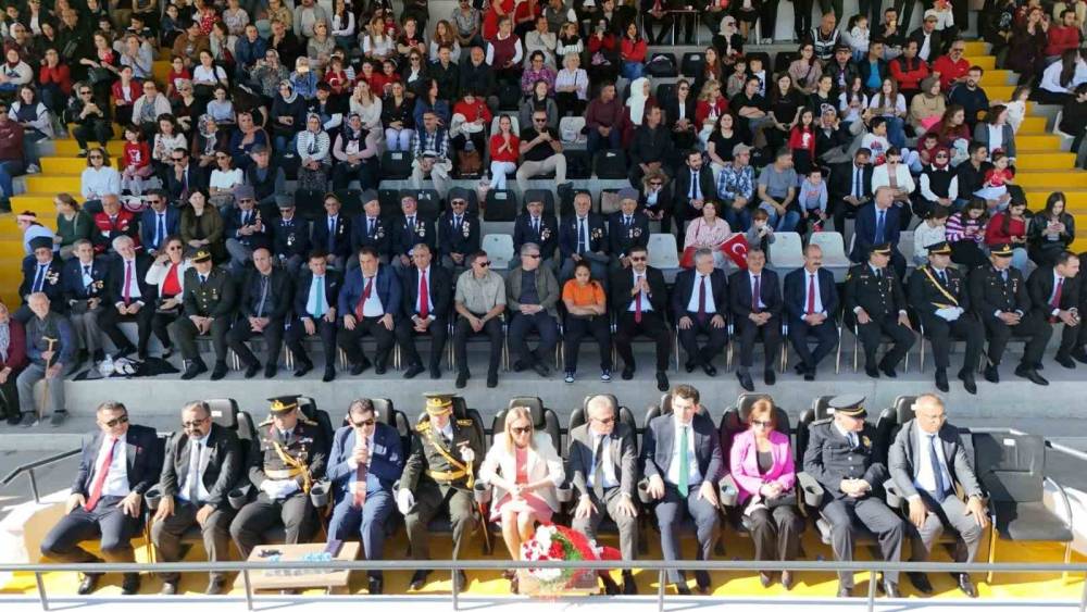 Cumhuriyet’in 102. yılı, Nazilli’de düzenlenen törenlerle coşkulu bir şekilde kutlandı