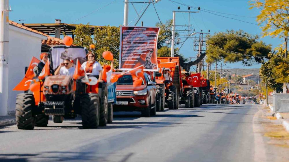 Başkan Gençay, Akköy Cumhuriyet Konvoyu’na katıldı