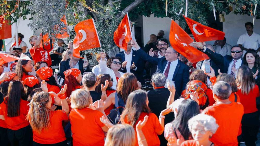 Başkan Gençay, Akköy Cumhuriyet Konvoyu’na katıldı