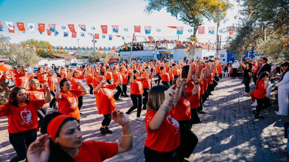 Başkan Gençay, Akköy Cumhuriyet Konvoyu’na katıldı
