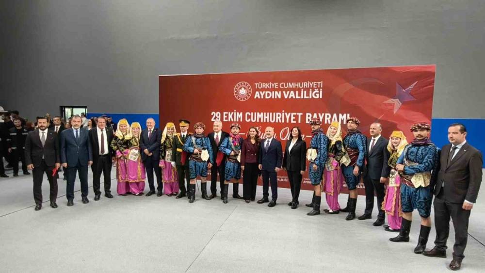 Aydın&rsquo;da 29 Ekim t&ouml;renle kutlandı
