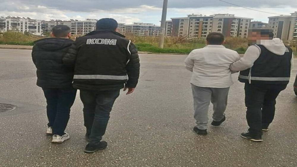Aydın&rsquo;da irtikap operasyonu: Seri numaralı alınmış paralarla yakalandılar