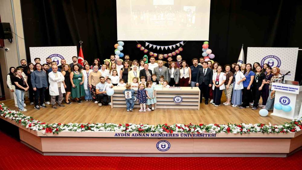 AD&Uuml;&rsquo;de fenilketon&uuml;rili &ccedil;ocuklar i&ccedil;in doğum g&uuml;n&uuml; etkinliği
