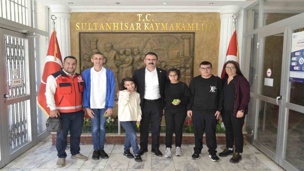 Sultanhisar Kaymakamı Ateş, özel çocukları makamında ağırladı