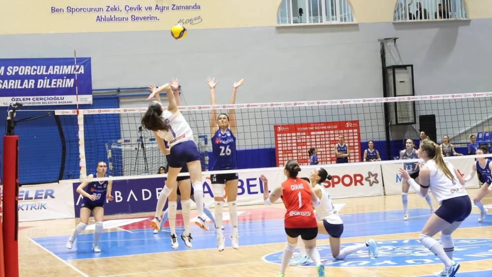 Sultanlar Ligi: Aydın B&uuml;y&uuml;kşehir Belediyespor: 2 - Bah&ccedil;elievler Belediyespor: 3
