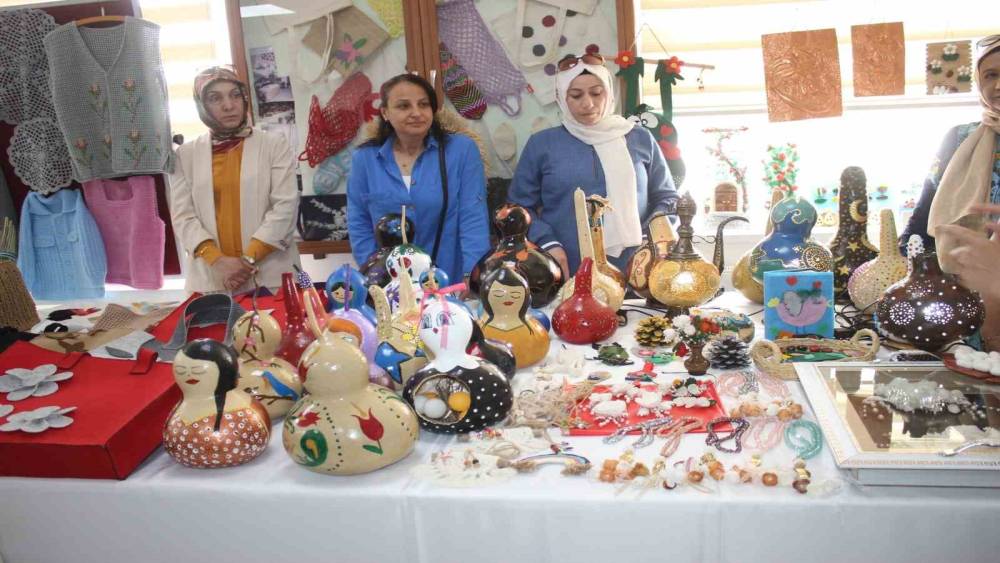 Sultanhisar’da el emeği ürünler görücüye çıkartıldı

