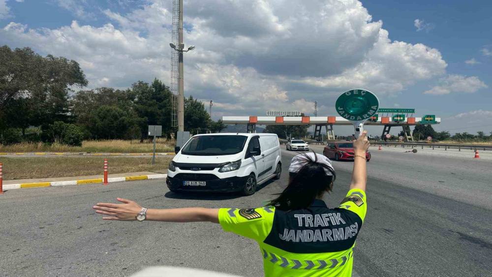 Janndarmadan bayram öncesi yol denetimi
