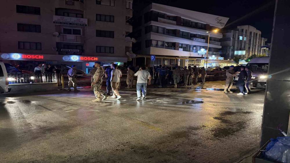 Kuşadası merkezli dev operasyon: 1,1 milyar TL’lik dolandırıcılık zinciri çökertildi
