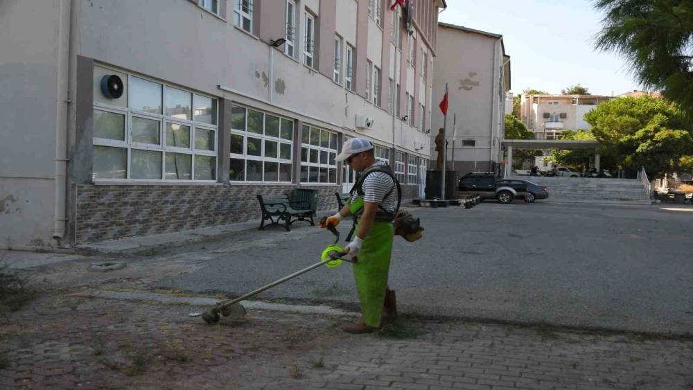 Kuşadası Belediyesi okulları yeni eğitim yılına hazırlıyor

