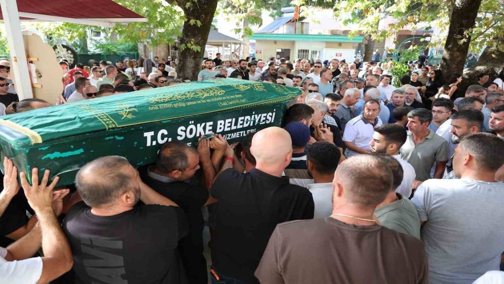 S&ouml;ke&rsquo;de 11 yaşındaki futbolcu g&ouml;zyaşları ile uğurlandı