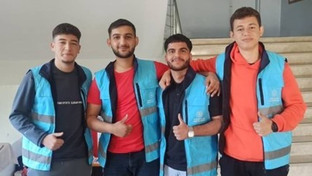 Aydın’da gönüllü öğrencilerden kan bağışı