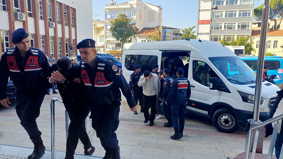 ADLİYEYE SEVK EDİLEN 71 Ş&Uuml;PHELİDEN 3&rsquo;&Uuml; TUTUKLANDI