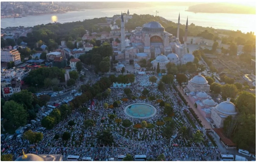 Ayasofya Camii, tam 5 yıl önce ibadete açıldı