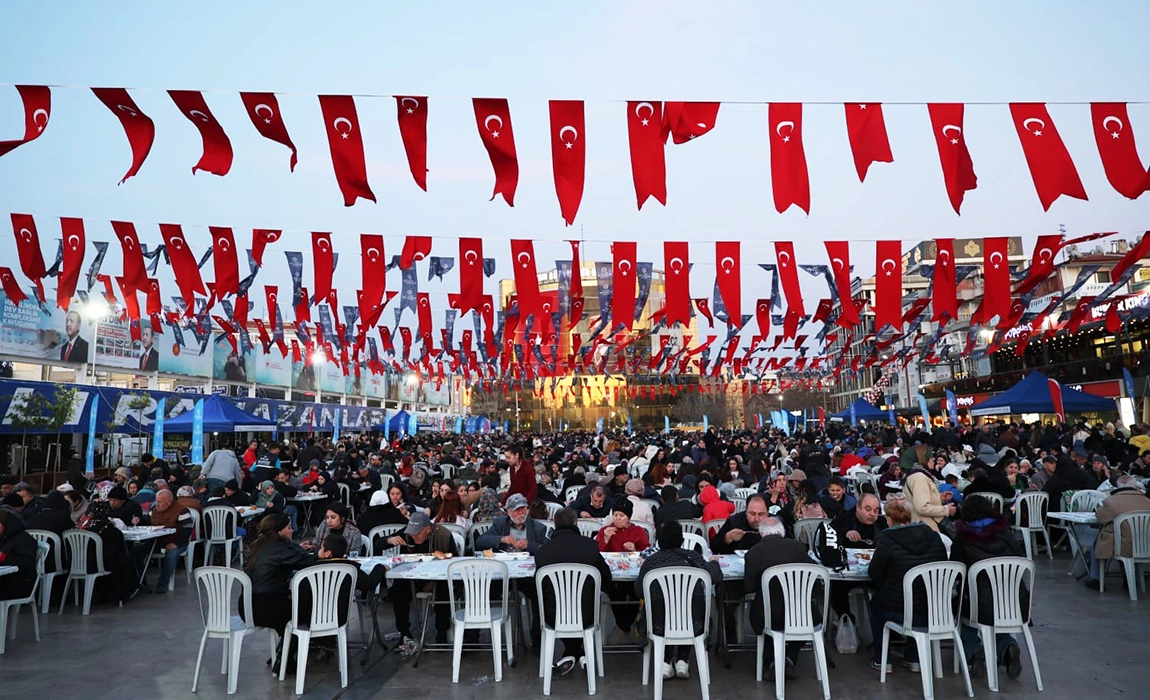 Aydın B&uuml;y&uuml;kşehir Belediyesi Ramazan&rsquo;ın bereketini kentin d&ouml;rt bir yanına taşıyor