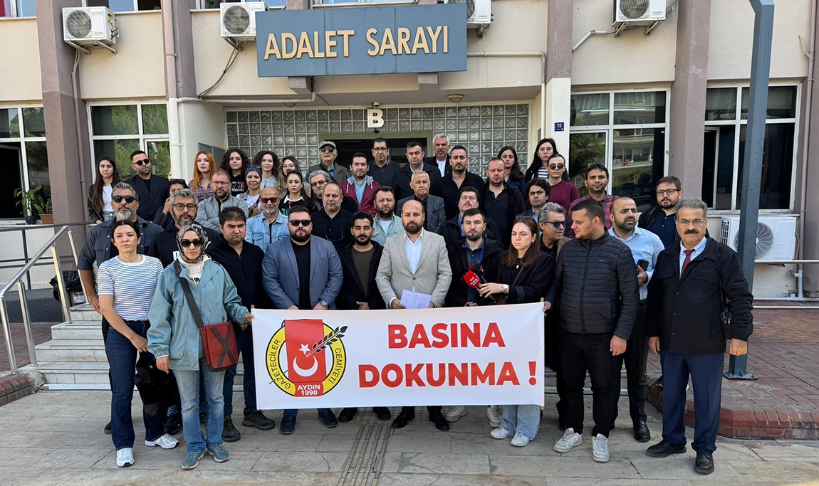 AYDIN’DA GAZETECİLER, MESLEKTAŞLARINA DESTEK İÇİN BİR ARAYA GELDİ