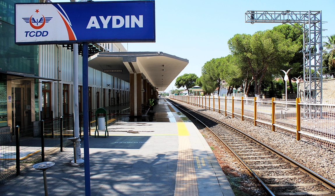 Aydın’da tren seferleri iptal oldu, vatandaşlar kapıdan döndü