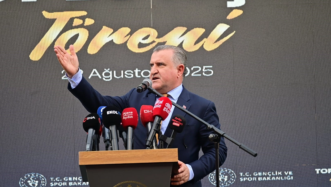 BAKAN BAK: TÜRKİYE BİR SPOR DEVRİMİ YAŞAMAKTADIR