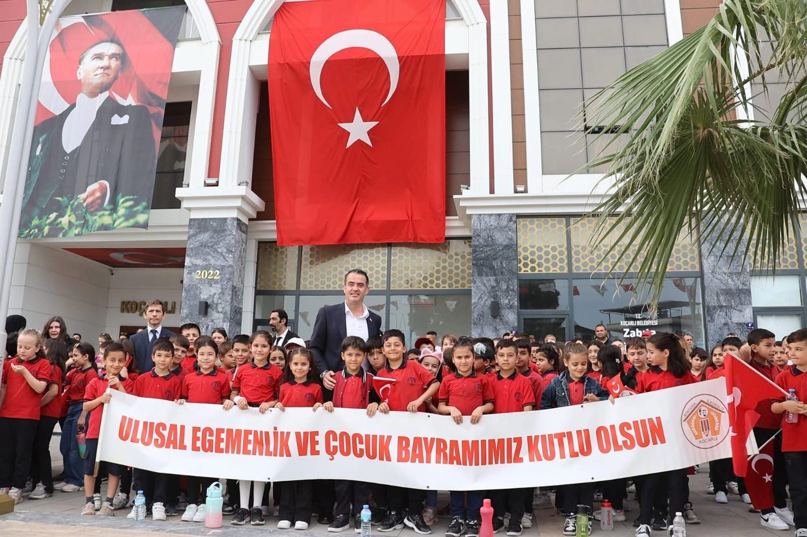 Başkan Arıcı&rsquo;dan 23 Nisan Mesajı: "Geleceğin aydınlık y&uuml;z&uuml;, bug&uuml;n&uuml;n &ccedil;ocuklarıdır"