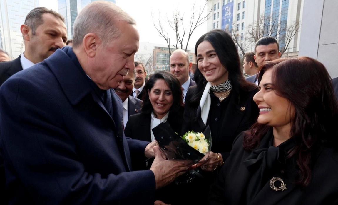  BAŞKAN &Ccedil;ER&Ccedil;İOĞLU, CUMHURBAŞKANI ERDOĞAN &Ouml;NC&Uuml;L&Uuml;Ğ&Uuml;NDEKİ TOPLANTIYA KATILDI