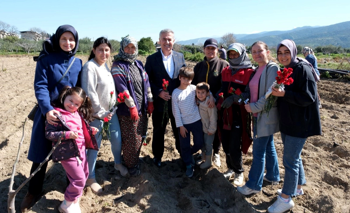 Buharkent&rsquo;te 8 Mart&rsquo;ta kadınlar unutulmadı