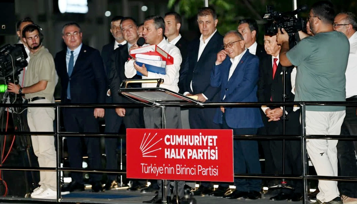 CHP GENEL BAŞKANI ÖZEL, AYDIN’DA MİTİNG DÜZENLEDİ
