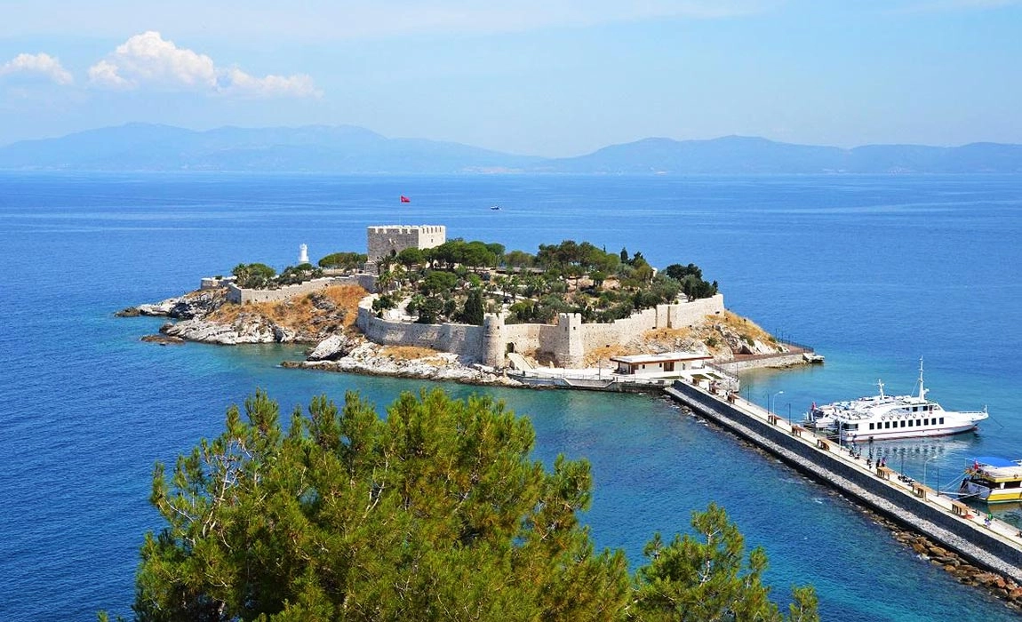 DENİZ TİCARET TARİHİ SERGİ ALANI&rsquo;NA 2025 YILINDA ZİYARET&Ccedil;İ AKINI