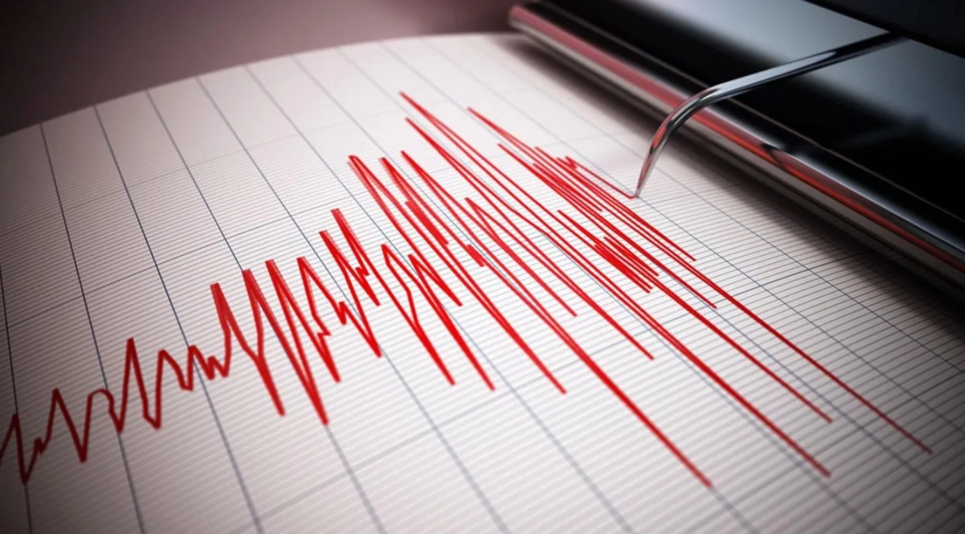 EGE DENİZİ'NDE DEPREM!