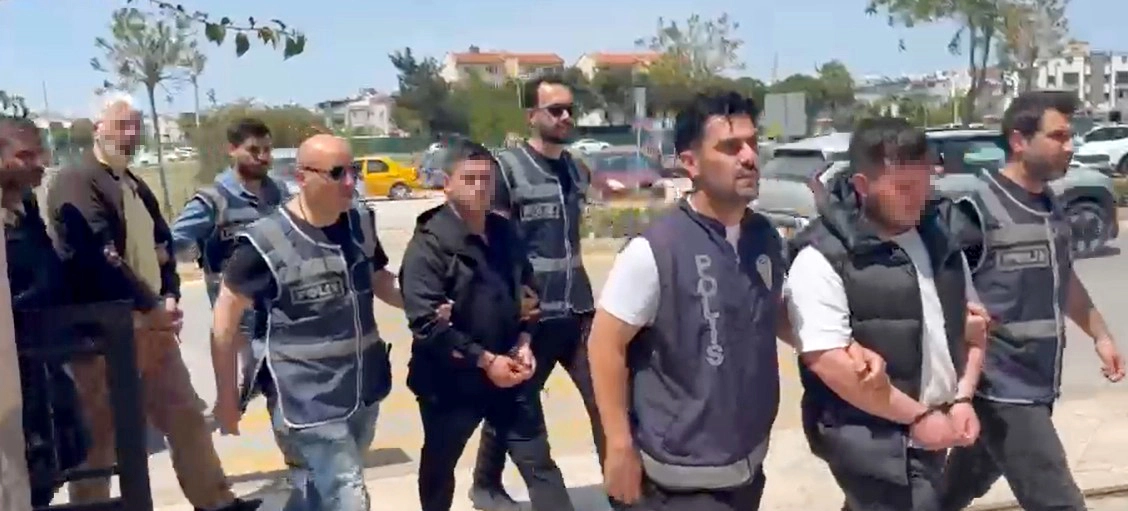 Emniyet ekipleri sahte istihbarat&ccedil;ıları &ccedil;&ouml;kertti